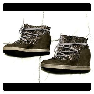 Juicy Couture Mareen booties